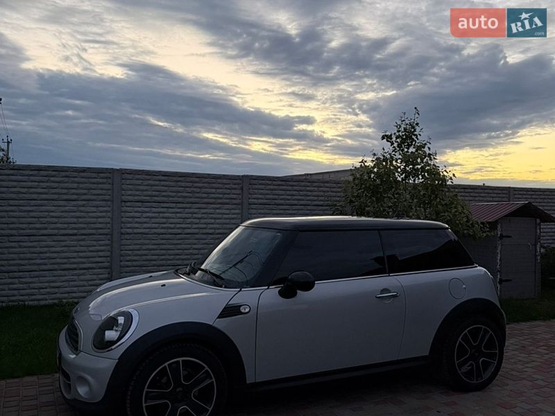 Хэтчбек MINI Cooper 2011 в Киеве