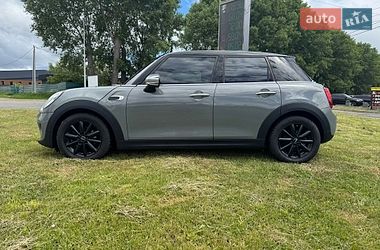 Хэтчбек MINI Cooper 2016 в Броварах