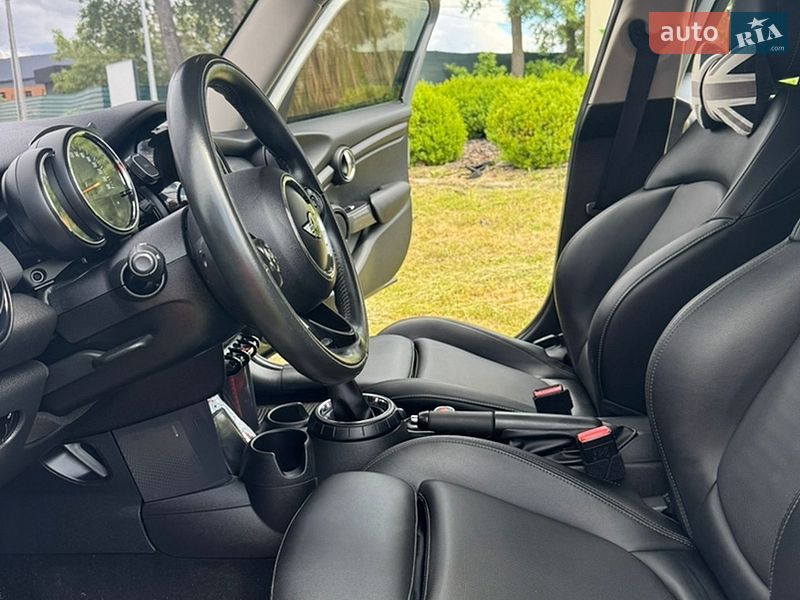 Хэтчбек MINI Cooper 2016 в Броварах
