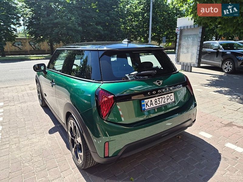 Хэтчбек MINI Cooper 2024 в Киеве
