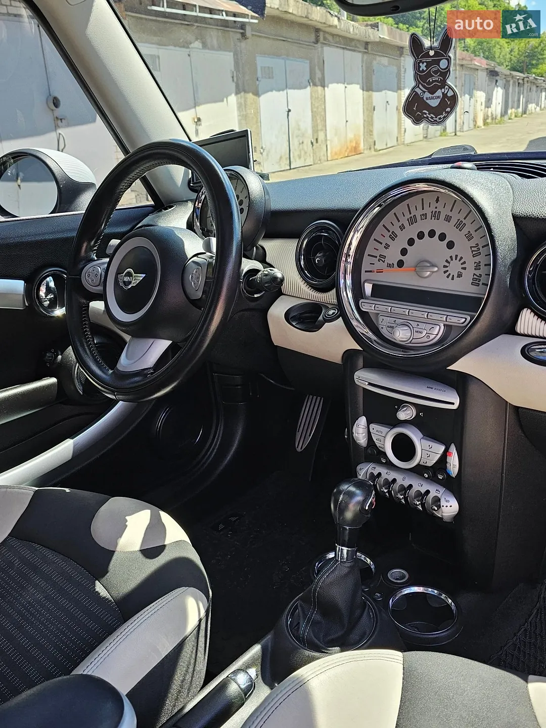 2010 MINI Cooper - мініатюра 18