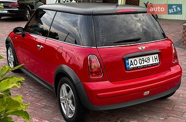 Хэтчбек MINI Cooper 2004 в Ужгороде