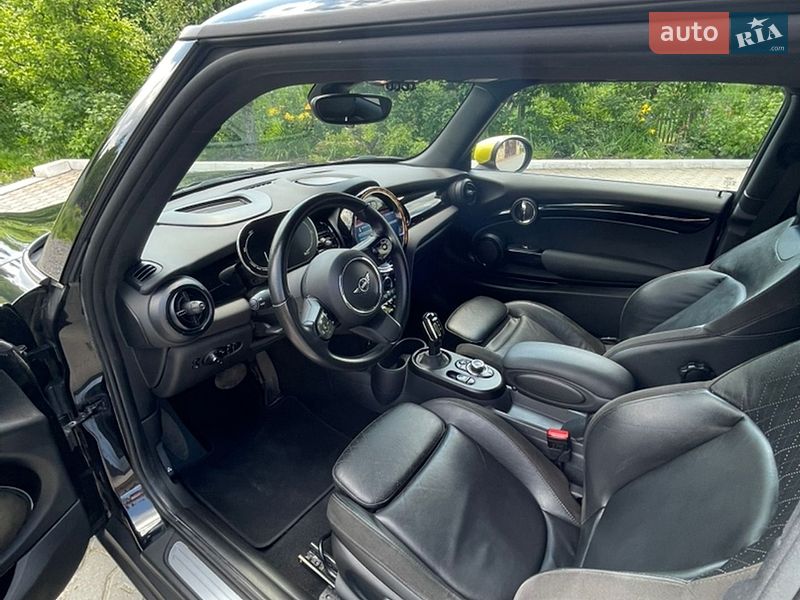 Хэтчбек MINI Cooper 2022 в Хмельницком