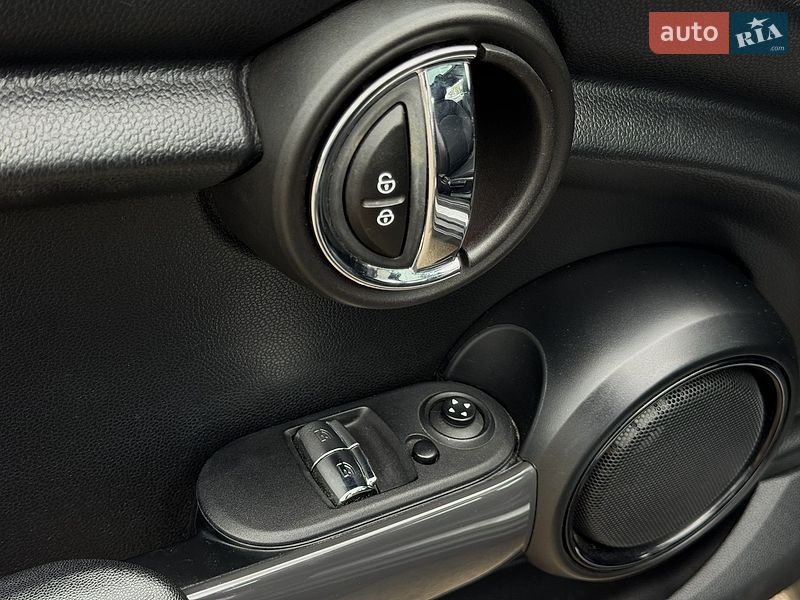 Хетчбек MINI Cooper 2017 в Києві