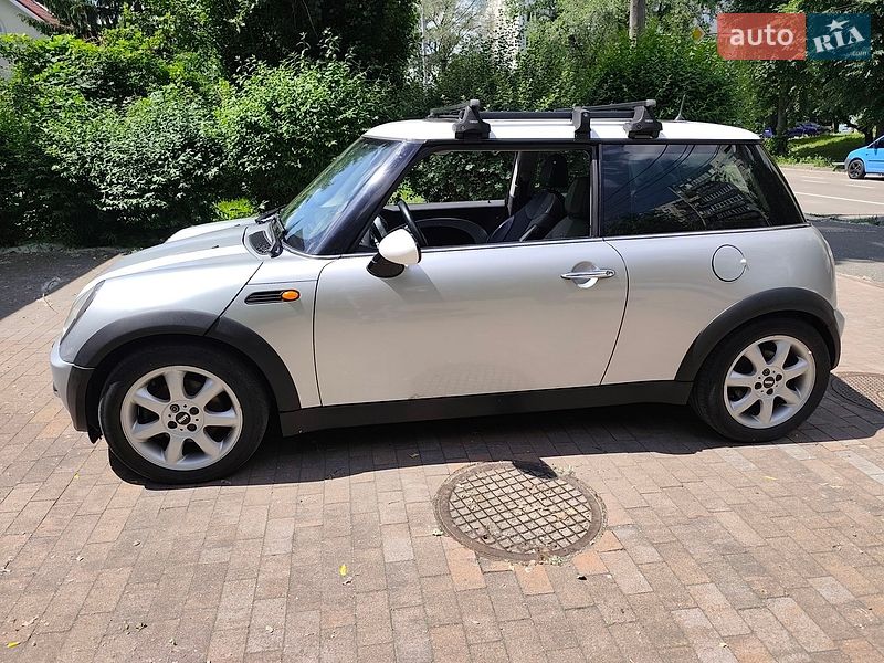 Хэтчбек MINI Cooper 2002 в Киеве