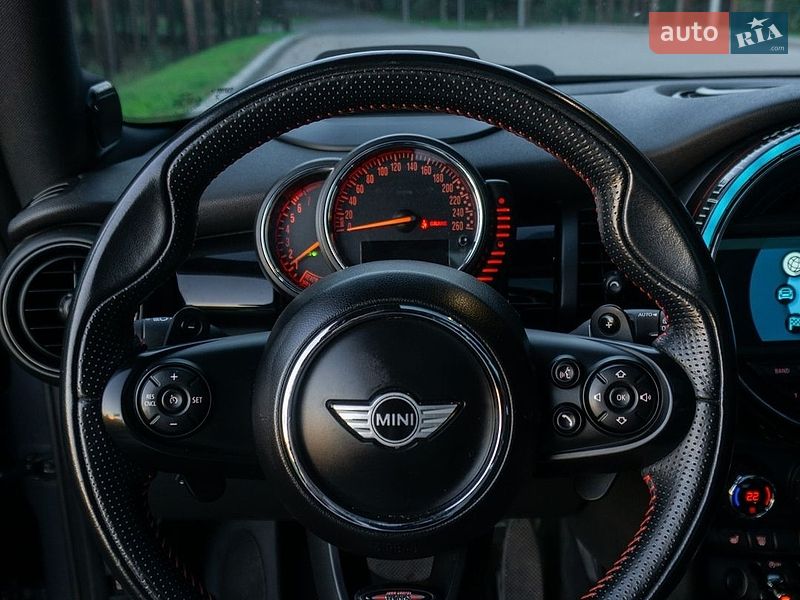 Хэтчбек MINI Cooper 2015 в Вышгороде
