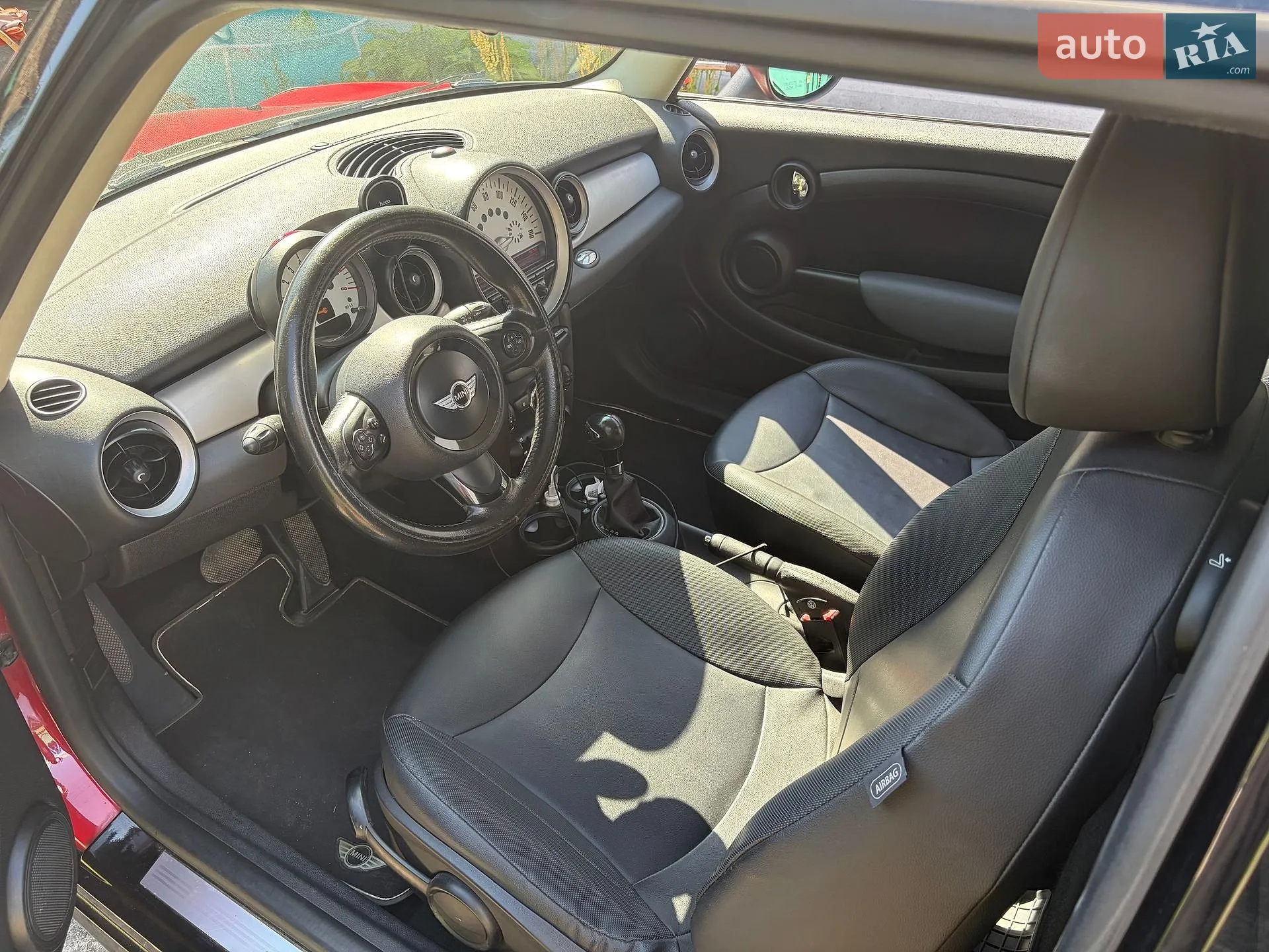 2011 MINI Cooper - мініатюра 8