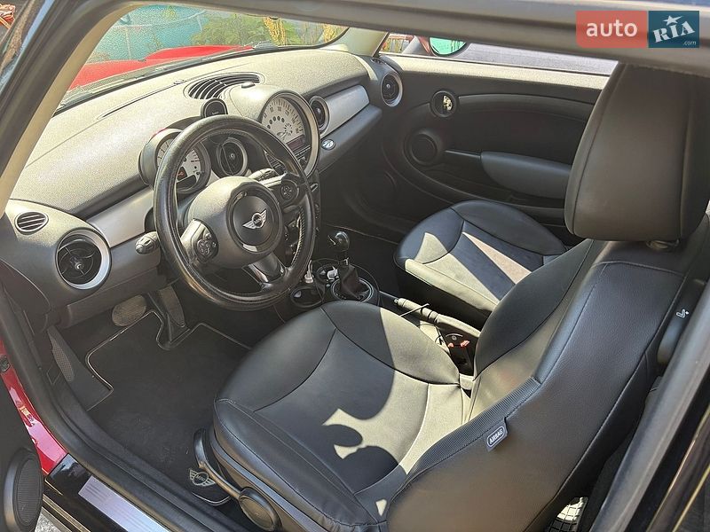 Хэтчбек MINI Cooper 2011 в Каменском фото 8 Хэтчбек MINI Cooper 2011 в Каменском
