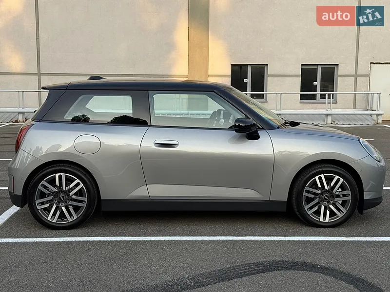 MINI Cooper 2024 VIN WMW11GC090TA65045 фото оголошення 16 з 76