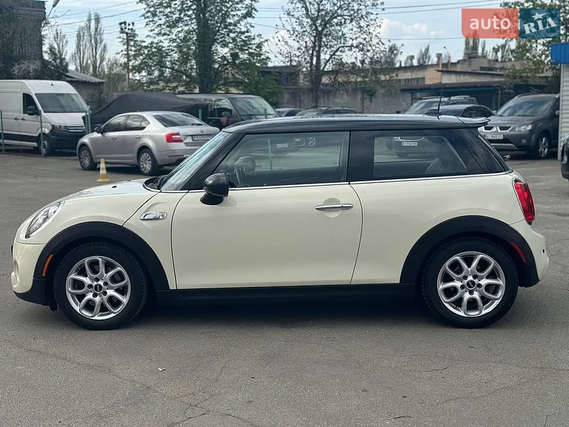 MINI Cooper 2015 VIN WMWXP7C50G3B33618 фото оголошення 4 з 58