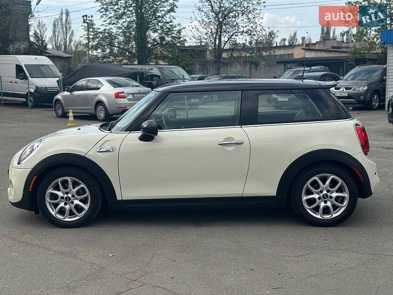 Хэтчбек MINI Cooper 2015 в Киеве