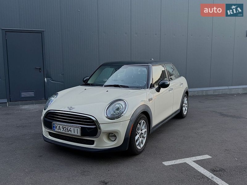 Хэтчбек MINI Cooper 2017 в Киеве