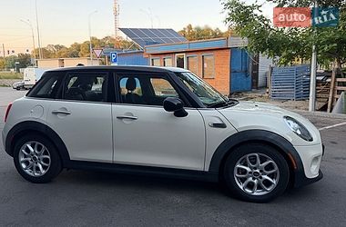 Хэтчбек MINI Cooper 2017 в Киеве