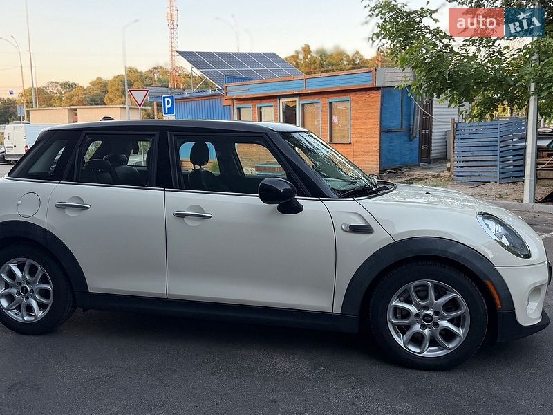 Хэтчбек MINI Cooper 2017 в Киеве