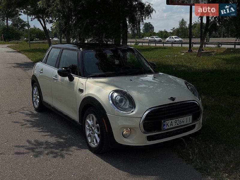Хетчбек MINI Cooper 2017 в Києві