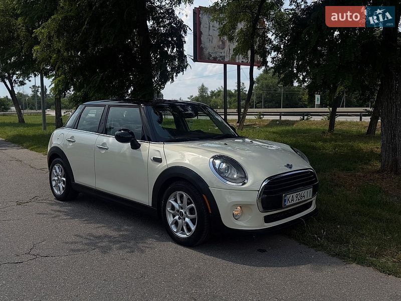 Хетчбек MINI Cooper 2017 в Києві