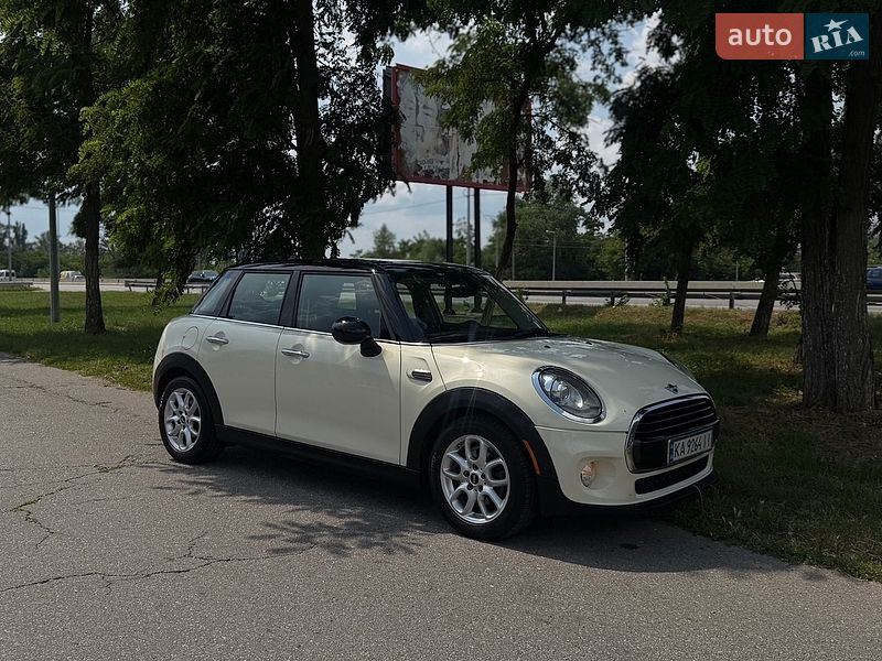 Хетчбек MINI Cooper 2017 в Києві