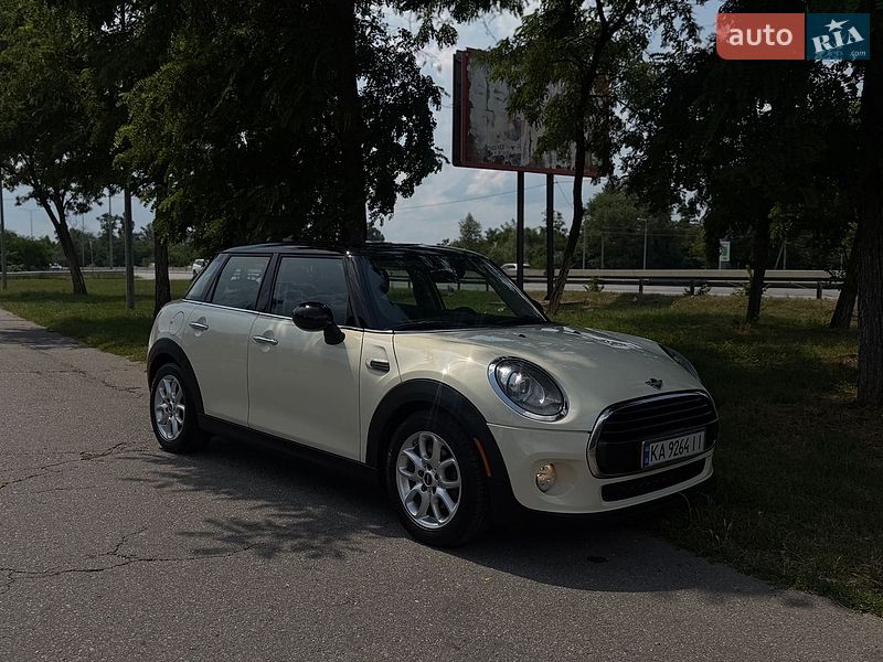 Хетчбек MINI Cooper 2017 в Києві