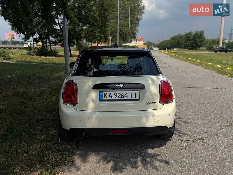 Хетчбек MINI Cooper 2017 в Києві