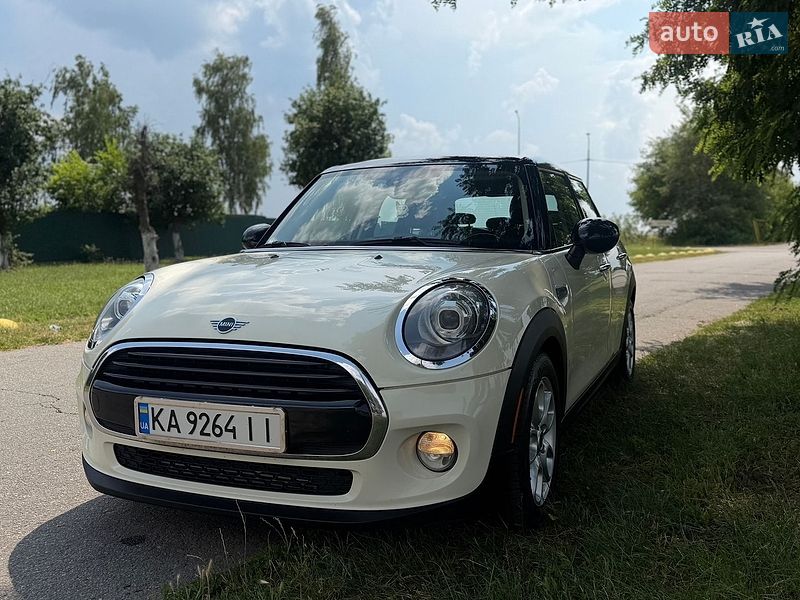 Хетчбек MINI Cooper 2017 в Києві