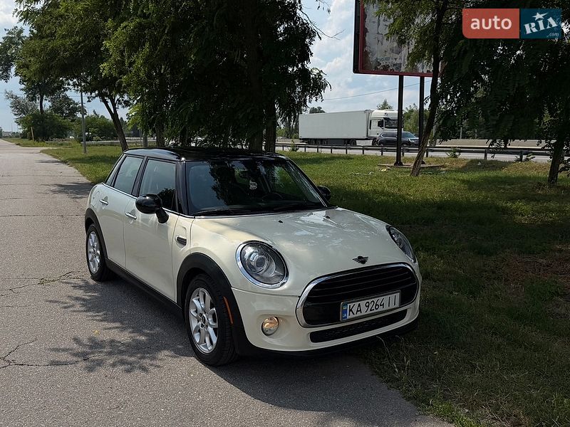 Хетчбек MINI Cooper 2017 в Києві