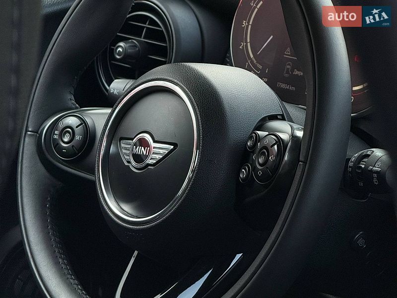 Хэтчбек MINI Cooper 2017 в Черновцах