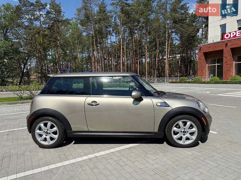 Хэтчбек MINI Cooper 2010 в Киеве