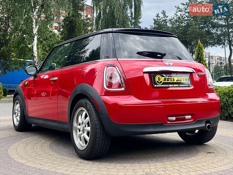 Хэтчбек MINI Cooper 2012 в Львове