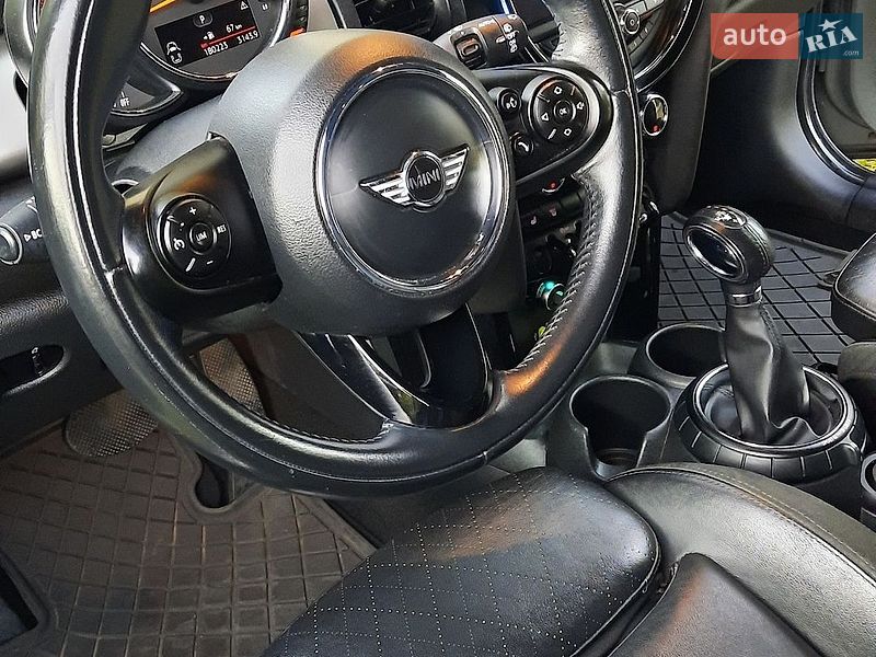 Хэтчбек MINI Cooper 2014 в Черновцах