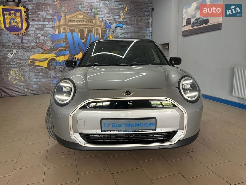 Хэтчбек MINI Cooper 2024 в Львове