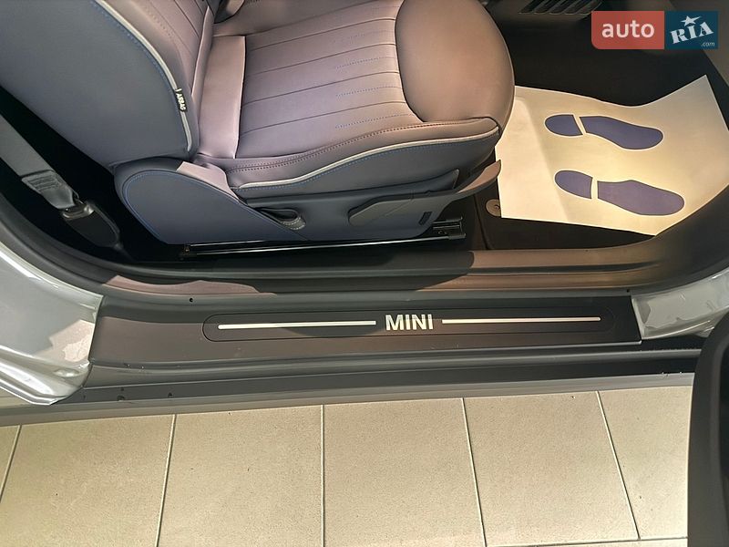 Хэтчбек MINI Cooper 2024 в Львове