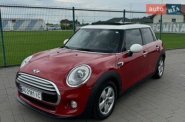 Хэтчбек MINI Cooper 2014 в Ужгороде