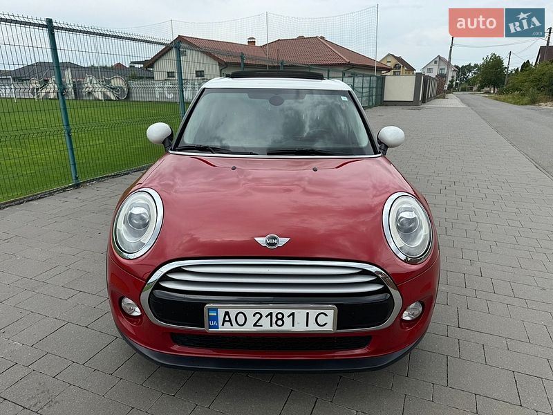Хэтчбек MINI Cooper 2014 в Ужгороде