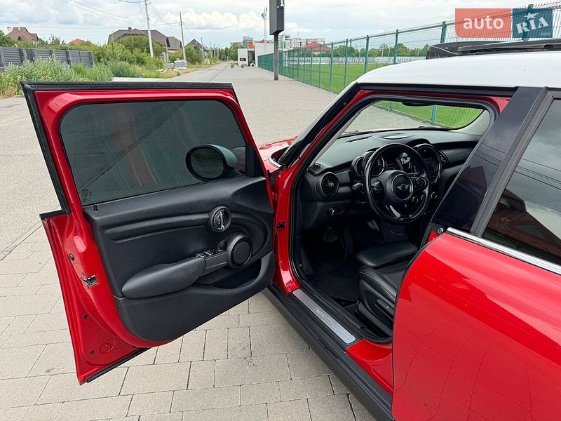 Хэтчбек MINI Cooper 2014 в Ужгороде