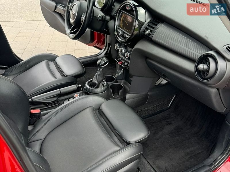 Хэтчбек MINI Cooper 2014 в Ужгороде