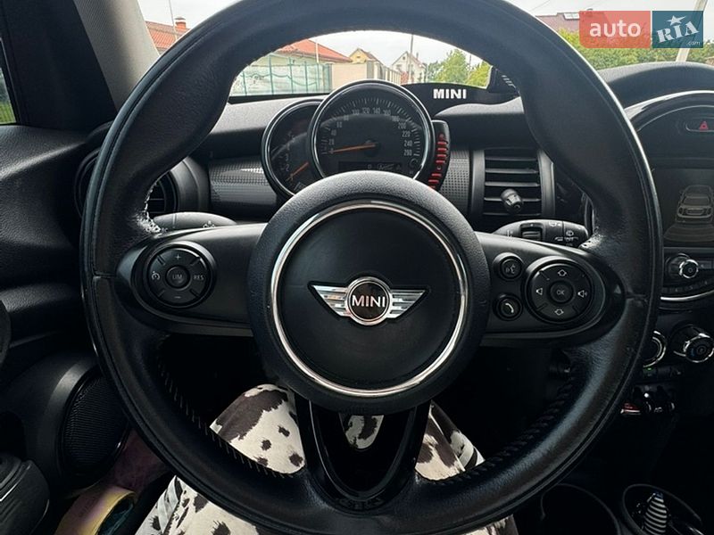 Хэтчбек MINI Cooper 2014 в Ужгороде