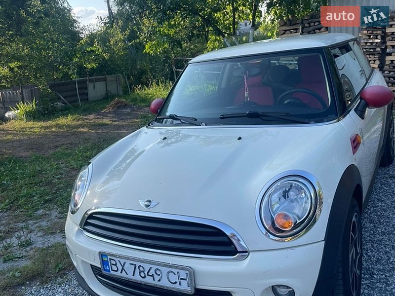 Хэтчбек MINI Cooper 2010 в Полонном фото Хэтчбек MINI Cooper 2010 в Полонном