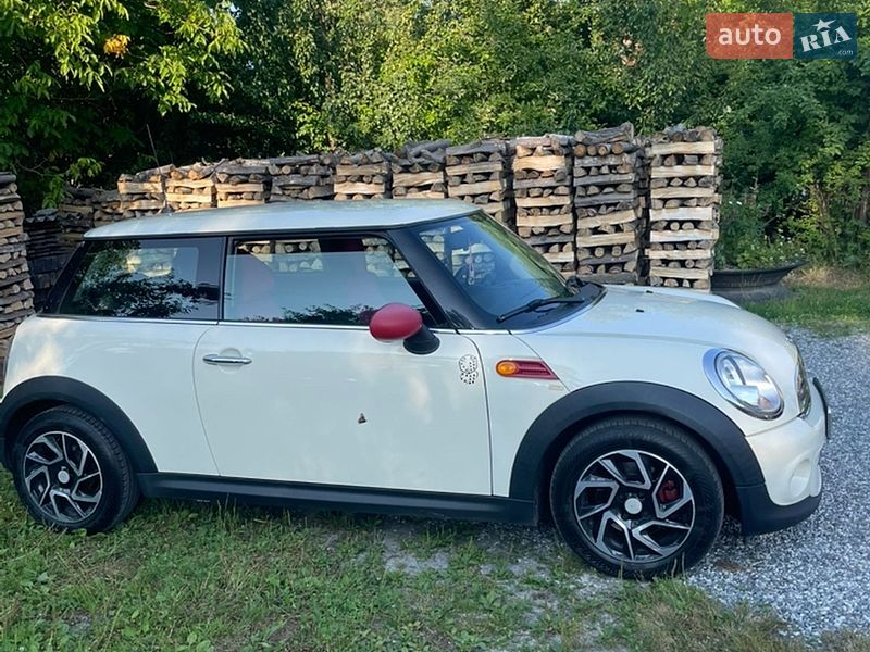 Хэтчбек MINI Cooper 2010 в Полонном фото 2 Хэтчбек MINI Cooper 2010 в Полонном