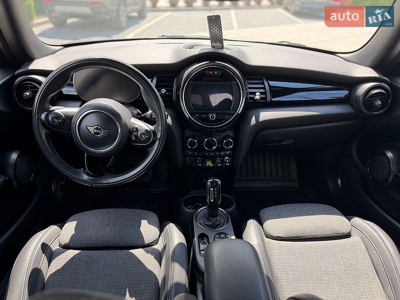 Хэтчбек MINI Cooper 2021 в Городке