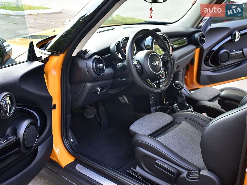 Хетчбек MINI Cooper 2017 в Києві