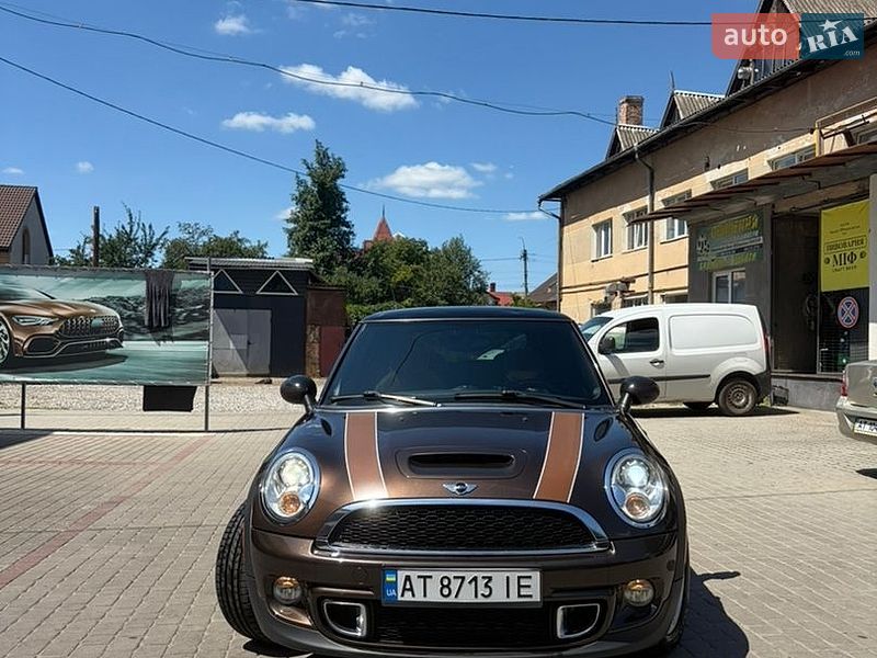 Хэтчбек MINI Cooper 2009 в Ивано-Франковске