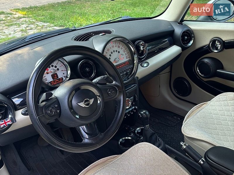 Хэтчбек MINI Cooper 2011 в Киеве