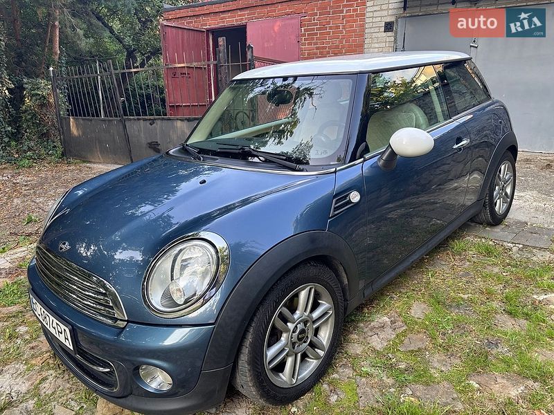 Хэтчбек MINI Cooper 2011 в Киеве