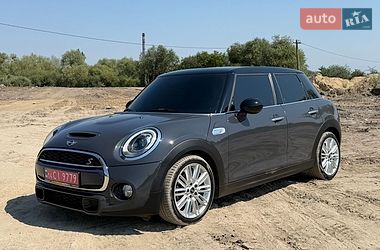 Хэтчбек MINI Cooper 2016 в Львове