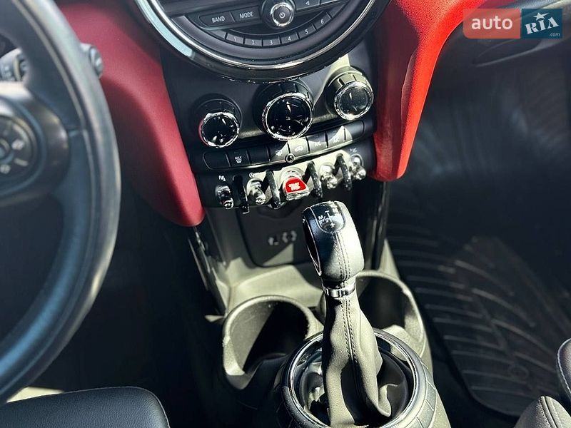 Хэтчбек MINI Cooper 2017 в Ивано-Франковске