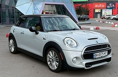 Хэтчбек MINI Cooper 2015 в Киеве