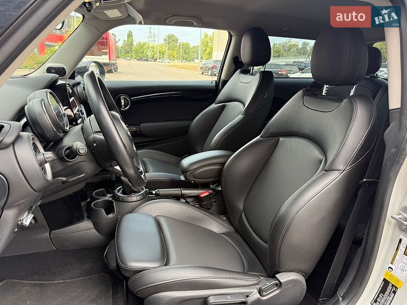 Хэтчбек MINI Cooper 2015 в Киеве