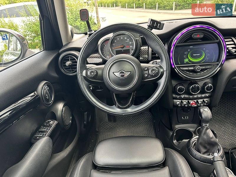 Хэтчбек MINI Cooper 2016 в Киеве