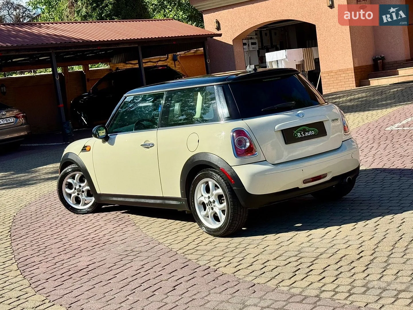2011 MINI Cooper - мініатюра 2