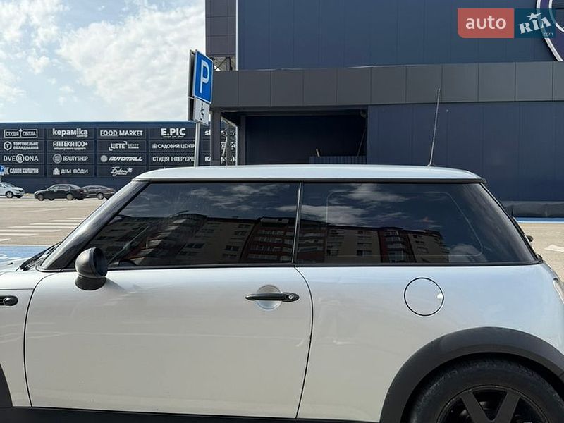 Хетчбек MINI Cooper 2004 в Івано-Франківську